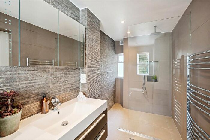 3 Bedroom Terraced House For Sale In Bridge Lane, London, SW11