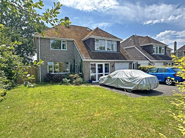 4 Bedroom Detached House For Sale In Durrant Way, Sway, Lymington, Hampshire, SO41