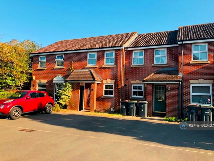 2 Bedroom Terraced House To Rent In Wraysbury Close, Luton, LU4