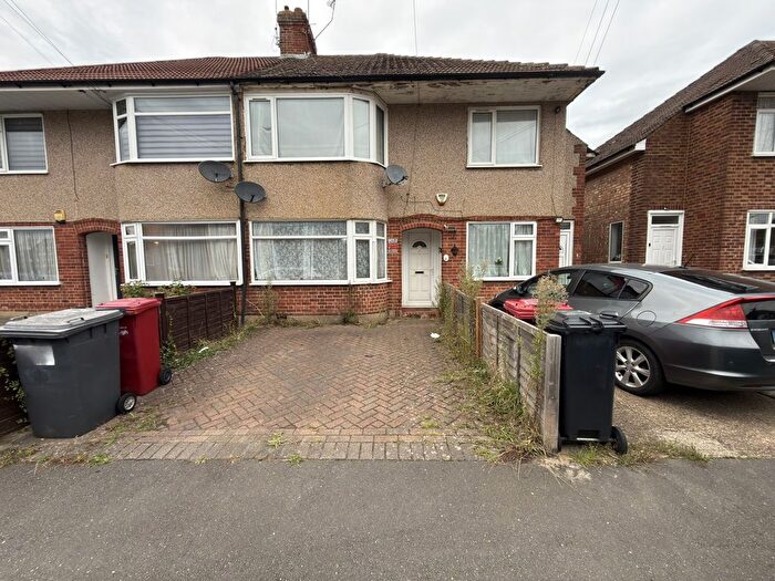 2 Bedroom Terraced House For Sale In Northcroft, Slough, SL2