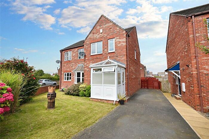 2 Bedroom Semi-Detached House To Rent In Reedsdale Avenue, Gildersome, Morley, Leeds, LS27