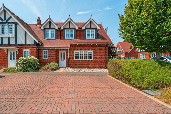 4 Bedroom Semi-Detached House For Sale In Colborne Close, Iver, SL0