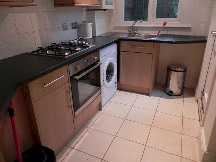3 Bedroom Terraced House To Rent In Southcroft Road, Tooting SW17