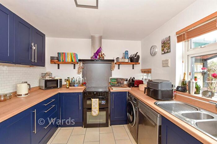 3 Bedroom End Of Terrace House For Sale In Orchard Drive, Newington, Sittingbourne, Kent, ME9