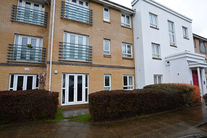 2 Bedroom Flat To Rent In Sovereign Heights, Langley, Slough, SL3