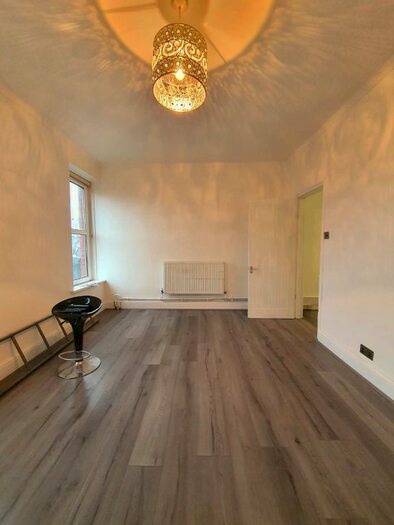 1 Bedroom Flat To Rent In Clare Road, Cardiff, CF11