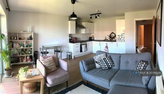 2 Bedroom Flat To Rent In Wheelwright House, Bedford, MK42