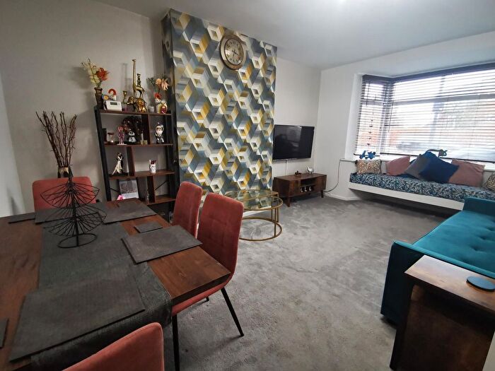 2 Bedroom Flat To Rent In Benton Road, Benton, Newcastle Upon Tyne, NE7