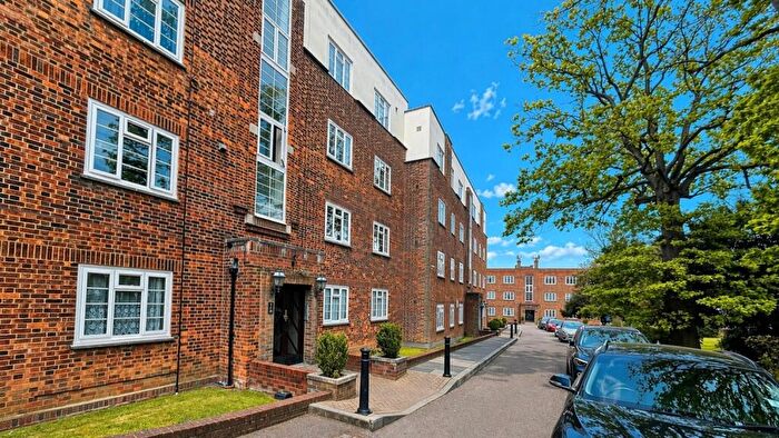 2 Bedroom Flat To Rent In Manor Court, Southgate, N14