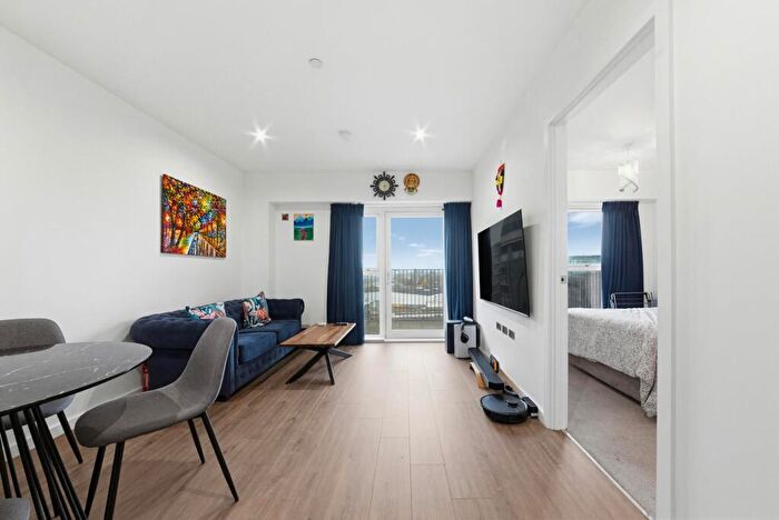 1 Bedroom Apartment For Sale In Effra Gardens, Heartwell Avenue, London, E16