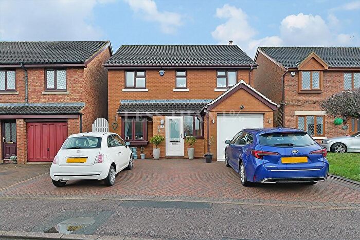 4 Bedroom Detached House For Sale In Enfield Close -, NN5