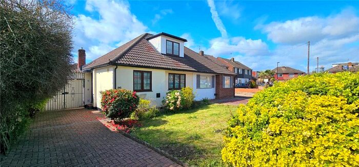 3 Bedroom Bungalow To Rent In The Gardens, Feltham, Hounslow, TW14