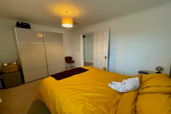 2 Bedroom Flat To Rent In Queensberry Place, London, E12