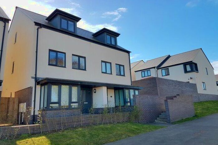 3 Bedroom Property To Rent In Wilkins Drive, Paignton, TQ4