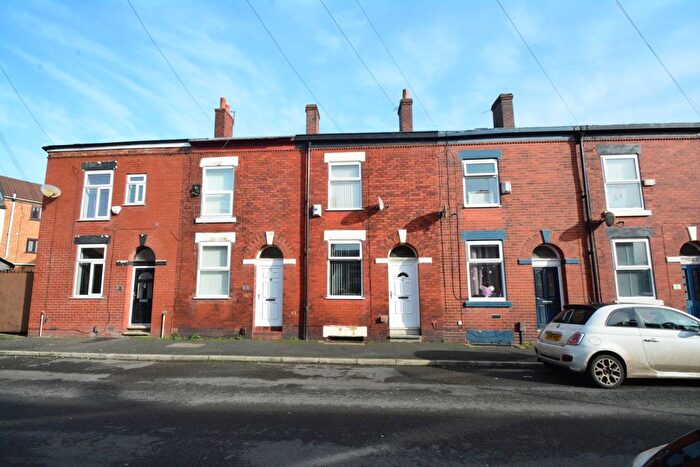 Terraced House For Sale In Gorsey Fields, Droylsden, M43