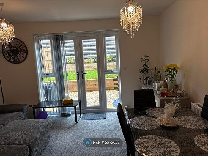 4 Bedroom Semi-Detached House To Rent In Edinburgh Road, Nuneaton, CV10