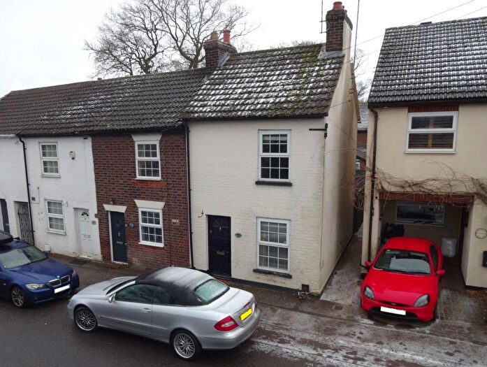 2 Bedroom End Terrace House For Sale In Church Road, Slip End, Luton, Bedfordshire, LU1