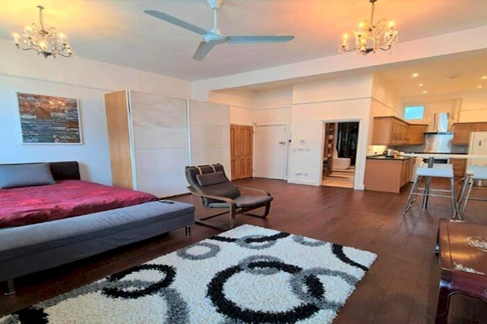 Studio To Rent In Westbourne Grove, London, W2