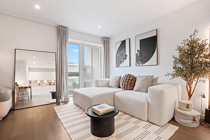 1 Bedroom Flat To Rent In York Way, Holloway, N7