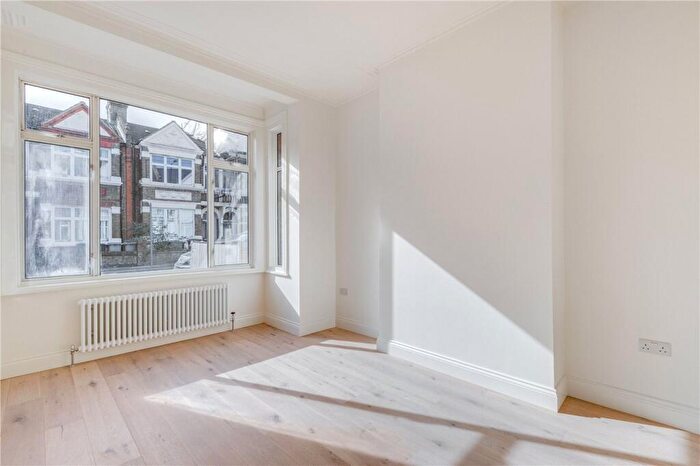 2 Bedroom Apartment To Rent In Clifford Gardens, Kensal Rise, London, NW10