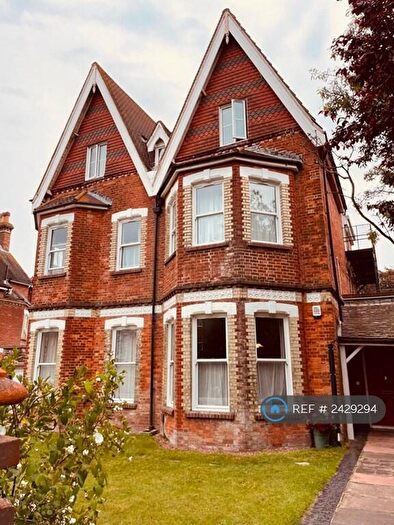 3 Bedroom Flat To Rent In Grange Road, Eastbourne, BN21