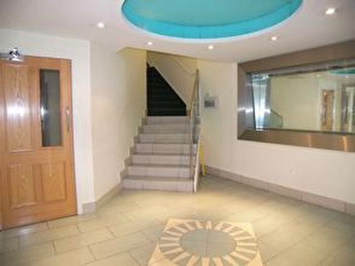 2 Bedroom Flat To Rent In Comer House, Station Road, New Barnet, EN5