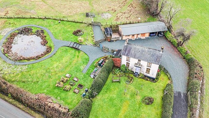 3 Bedroom Detached House For Sale In Pen-Y-Garnedd, Llanrhaeadr Ym Mochnant, SY10