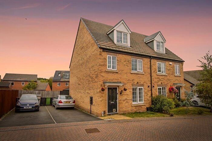 4 Bedroom Semi-Detached House For Sale In Yew Road, Whinmoor, Leeds, LS14