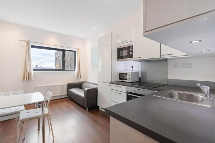 1 Bedroom Flat For Sale In St. John's Hill, Clapham Junction, SW11