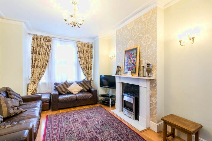6 Bedroom Property To Rent In Hayles Street, Elephant And Castle, London, SE11