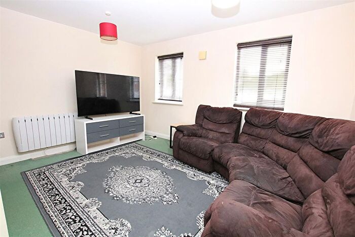 2 Bedroom Flat For Sale In Henry Bird Way, Northampton, NN4