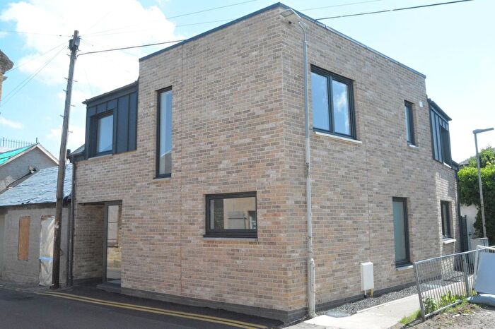 3 Bedroom Detached House For Sale In Bean Row, Falkirk, FK1