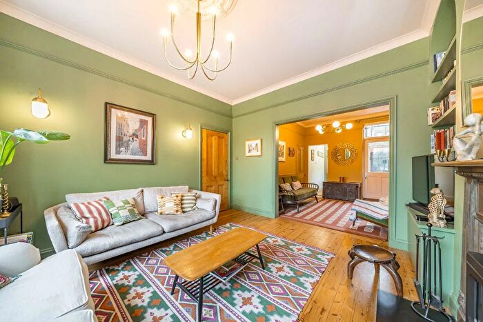 3 Bedroom Semi Detached House To Rent In Julian Avenue, Acton, W3