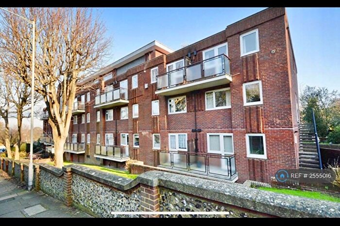 2 Bedroom Flat To Rent In Meads Road, Eastbourne, BN20