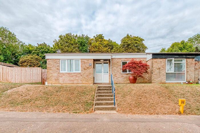 2 Bedroom Semi-Detached Bungalow For Sale In School Close, Kenninghall, NR16