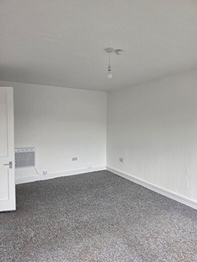 2 Bedroom Flat To Rent In Antigua Street, Central, Greenock, PA15