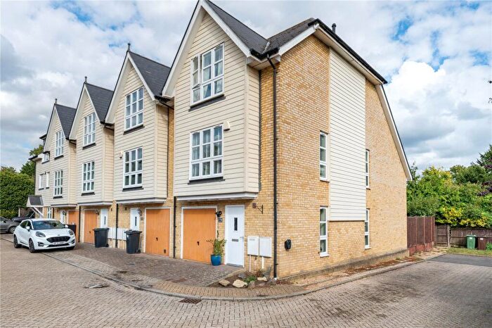 4 Bedroom End Of Terrace House For Sale In Frigenti Place, Maidstone, ME14