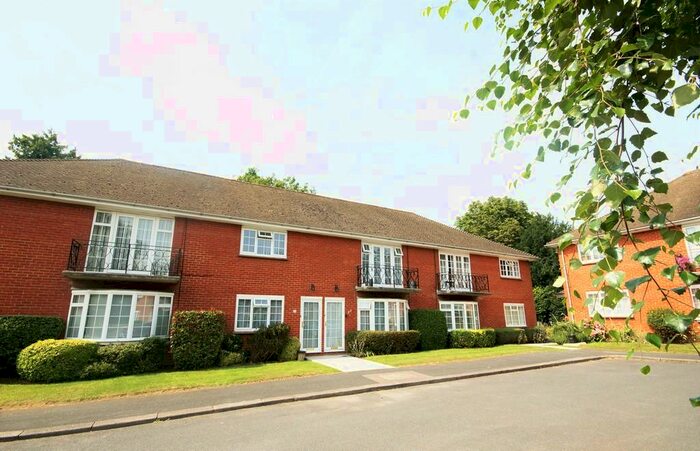2 Bedroom Apartment To Rent In Barrowdene Close, Pinner, HA5