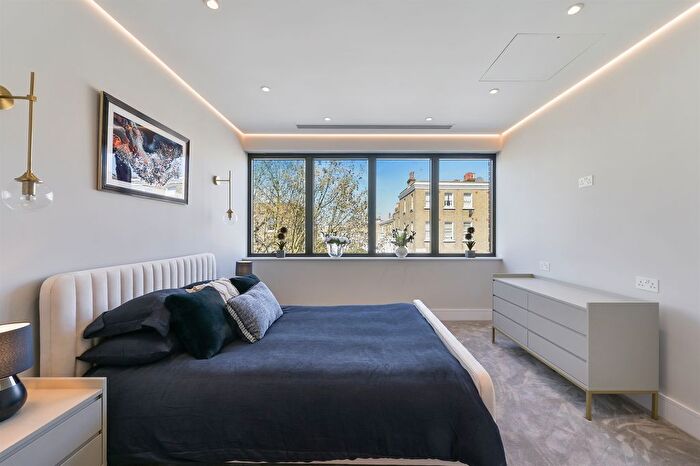 2 Bedroom Flat For Sale In King Street, London, W6
