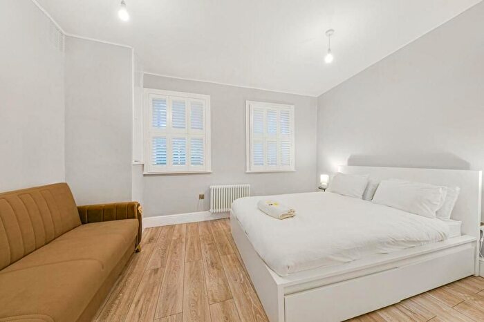1 Bedroom Flat To Rent In Richards Place, London, SW3