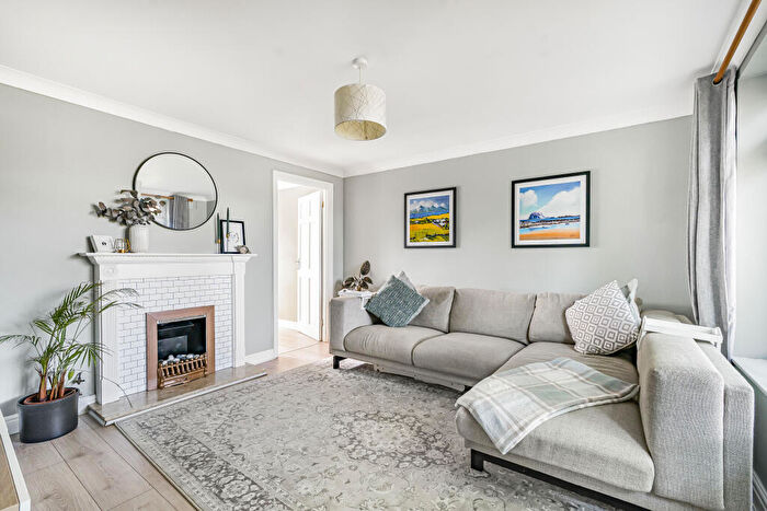 3 Bedroom Terraced House For Sale In Apthorpe Way, Cambridge, CB4