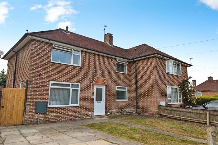 3 Bedroom Semi-Detached House To Rent In Outer Circle, SO16