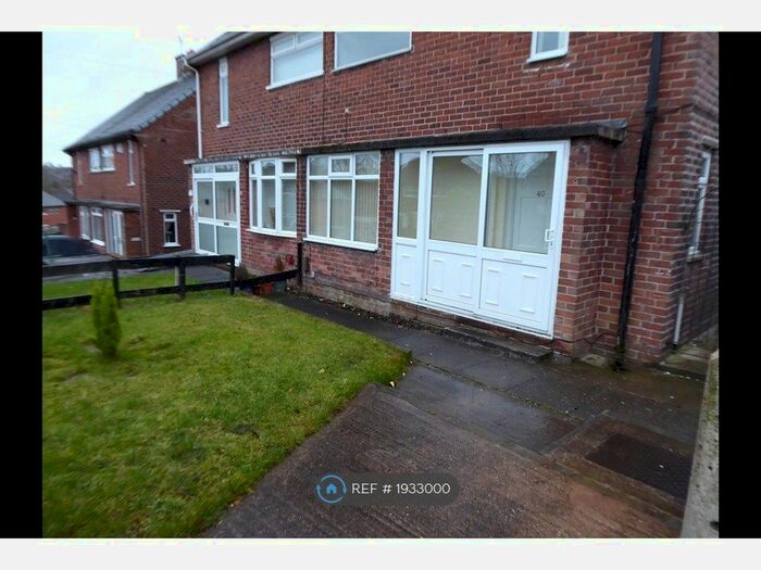 3 Bedroom Semi-Detached House To Rent In Hoskins Road, Stoke-On-Trent, ST6