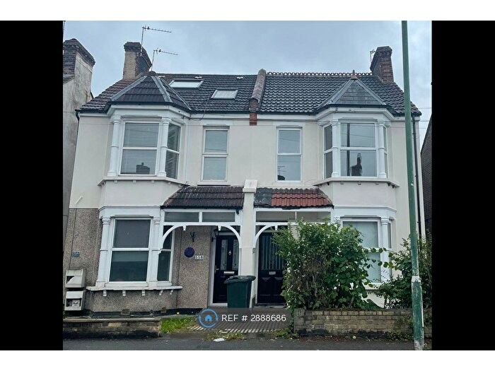 2 Bedroom Maisonette To Rent In The Brent, Dartford, DA1
