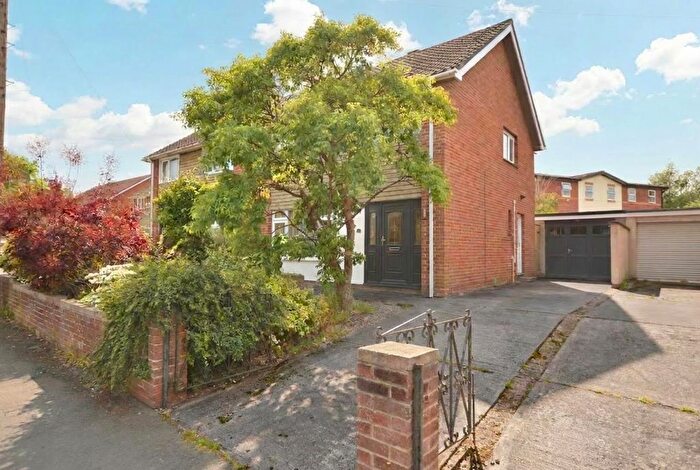 3 Bedroom Semi-Detached House For Sale In Hareclive Road, Bristol, BS13