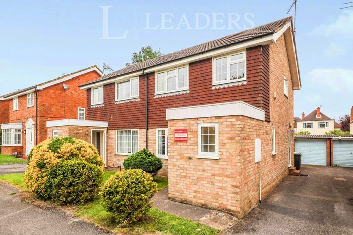 4 Bedroom Semi-Detached House To Rent In Southway, Guildford, GU2