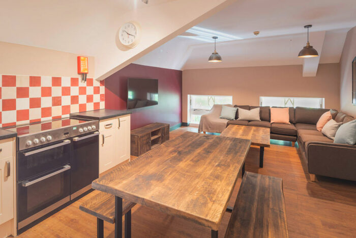 7 Bedroom Block Of Apartments To Rent In Flat H Bishop Blackall School, Exeter, EX4