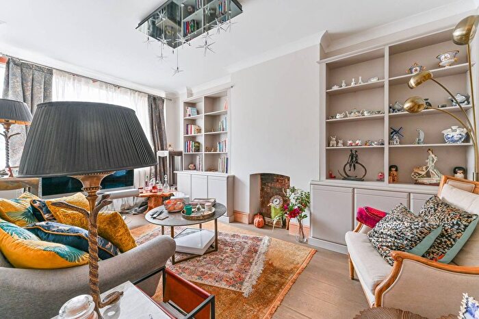 3 Bedroom End Terrace House For Sale In Beauchamp Road, Crystal Palace, London, SE19