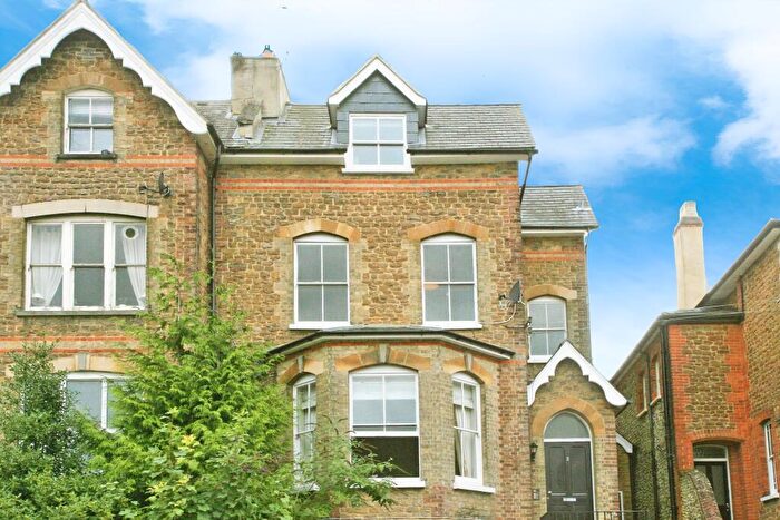 2 Bedroom Apartment To Rent In Hunter Road, Guildford, GU1