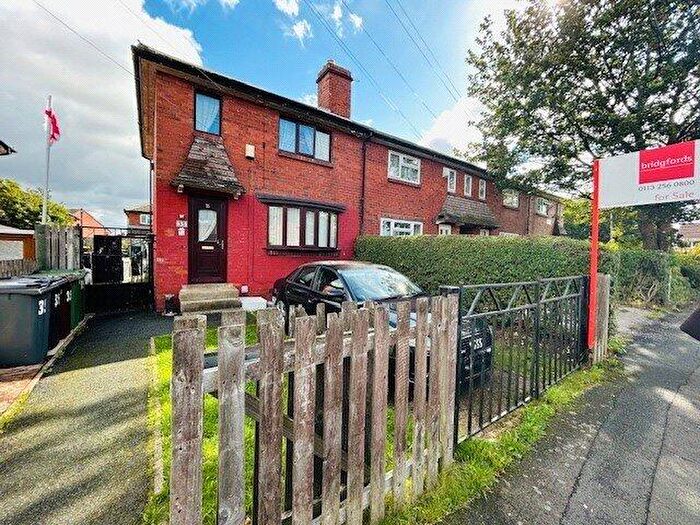 3 Bedroom Semi-Detached House For Sale In Sissons Grove, Leeds, West Yorkshire, LS10
